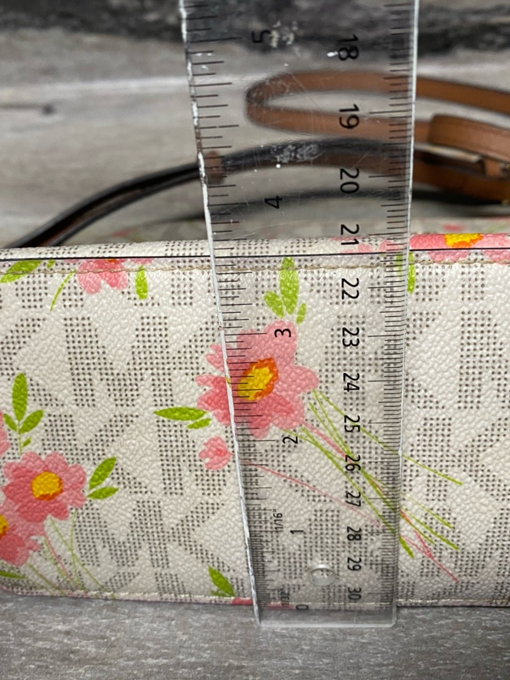 Michael Kors White Floral MK Monogram Cross body bag with Pink & Yellow Blooms - Picture 5 of 12